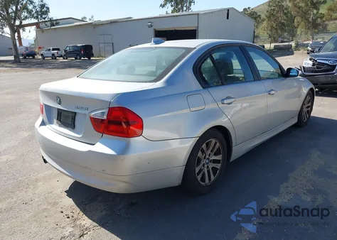 2006 BMW 325I z USA, uszkodzony, nr VIN WBAVB13596KX40735